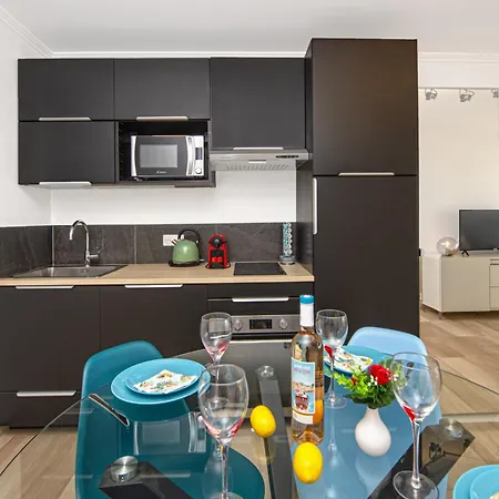 Vue Port De Garavan Apartment Menton